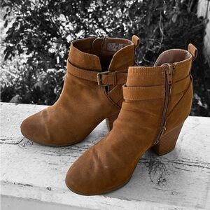 Time and Tru Brown Ankle Boots with Chunky Heel size 8.5